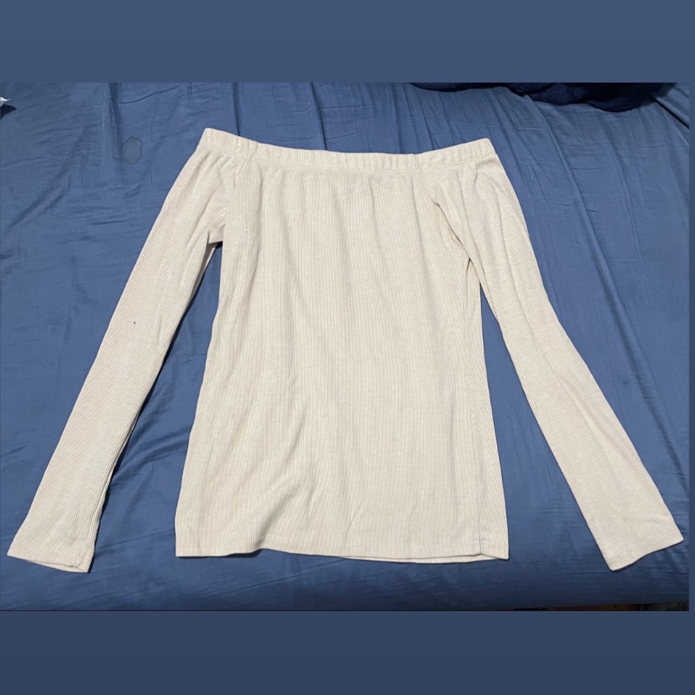 Juniors Long-sleeve - Size Medium